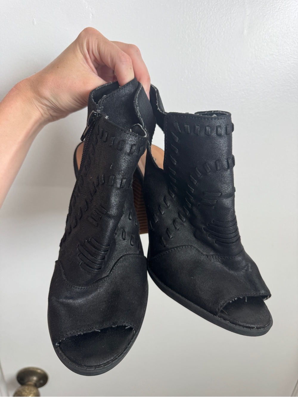 Vegan Leather Peep Toe Western Block Heel Booties Black fits like Size 7.5 - Picture 3 of 9